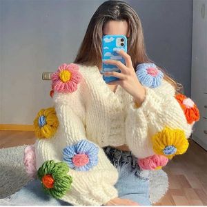 Ręcznie robiony dzianinowy gruby zimowy sweter rozpinany Vintage Flower krótki sweter nowy sweter Harajuku Femme Jumper L220714