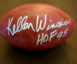 WINSLOW McCaffrey Polamalu Merriman FITZGERALD Junior Seau SAYERS Douglas Autographed Signed signatured signaturer auto Autograph Collectable football ball