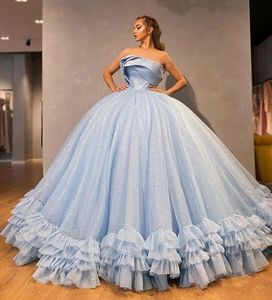 Sparkly Ball Gown Prom Dresses Strapless Puffy aftonkl￤nningar Ruffles Formal Party Dress