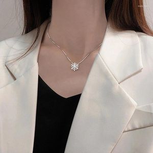 Chains Shiny Zircon Necklace Snowflake Pendant Girls Wedding Party Gift Present Choker Fine Jewelry