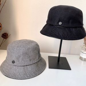 Womens Fashion Bucket Hats Mens Designer Tweed Hats Simple Luxury Warm Fisher Hat Casquette Bonnet Beanies Baseball Cap Straw Hat 2302156BF
