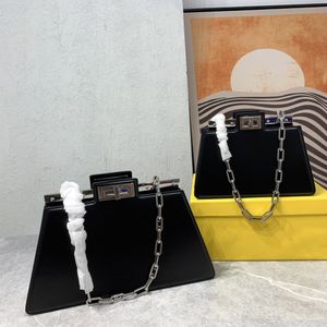 2023 Early Spring High Quality Bag Series Smooth Top Cowhide New Chain Package Utseende Form Luxurys Designer V￤skor