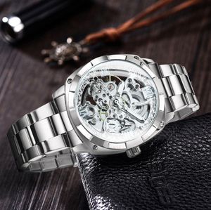 Relógios de pulso Forsining Square Gold Skeleton Automatic Men Watch Movimento Gravado Luminoso Mãos Mecânicas Relógios Luxo Aço Inoxidável 230215