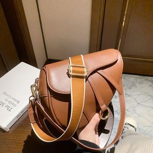 Designer Bag Shoulder Bags Evening Bags Evening Bags Women's Leisure Saddle Pu Solid Color Diagonal Fashion Easy Matching Lady Handbags The Tote Bag 485