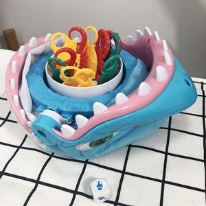 Novelty Games Party Interactive Game White Shark Desktop Biting Hand Shark Interactive Game Funny Tricky Toys For Children's Birthday Gift 230215