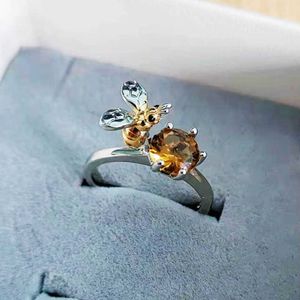 Pierścienie zespołu urocze pszczoły trzymające cyrkon srebrny kolor otwarte pierścionki dla kobiet mody świeży design obrączka modna nowa biżuteria na imprezę zaręczynową G230213