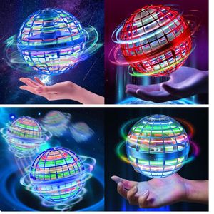 Electric Crystal Magic Ball Fly UFO för barn Flying Toys Hover Orb Wholesale Controller Mini Drone RGB Lights Spinner 360