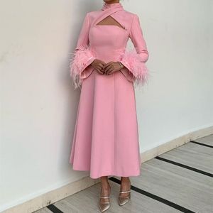 Party Dresses Vintage Short Pink Crepe Evening With Feathers Long Sleeve Halter Tea Length Prom for Women 230214