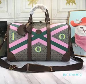 Designer Luxury Boston Bag 681133 PVC Canvas 100 975 Impress￣o Carry On Travel Bags Tamanho 44x27x 24cm