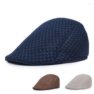 Berets Sommer Mesh Cap Herren Atmungsaktive Baskenmütze Frühling Und Herbst All-Match Mittleren Alters Ältere Vorwärts Outdoor Arbeits Hut