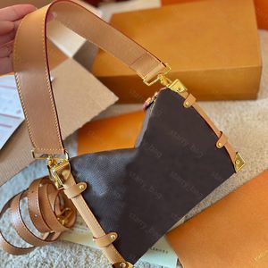 2023 Mens Crossbody Bag Luxury Handbag Designer för kvinnor Letters Flower Leather Trunk Side Box Gold Hardware Vintage Style Designers Väskor