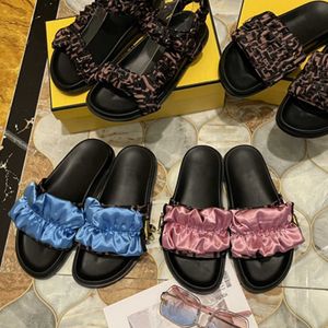 Lüks Terlik Düz Saten Sandalet Üzerinde Kayma Ünlü Tasarımcı Kadın Platformu Slaytlar Sandalet Ipek Lüks Ayakkabı Sandalet Bayan Flip Flop Toka