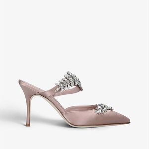 Mulheres de ver￣o bombeia de sand￡lia Sand￡lia Lurum Crystal embelezado Black Setin Mules Strass Buckle Luxury Designer Sapatos Altos com caixas