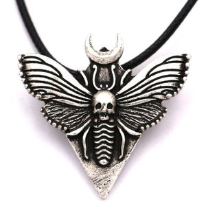 Collane a pendente Drop Delillegri Talismano Gioielli insetti Wicca Moon Animal Moth Accessori Collana per donne regalo uomo