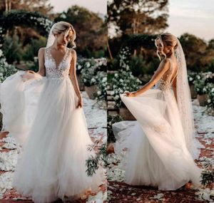 Hochzeitskleid Boho eine Linie Kleider klopfe tiefe V -Nacken 3d Blumenapplikationen Brautkleider Rückenfreier Bodenlänge