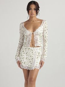 Abiti da lavoro Abiti da vacanza al mare in pizzo satinato con stampa chic per le donne Camicetta abbinata estiva Camicia e mini gonne a portafoglio