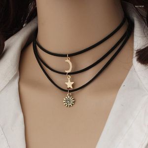 Choker Europe och USA Wild Multi-Layer Velvet Necklace Star Moon Sun Dragon Short Jewelry Statement