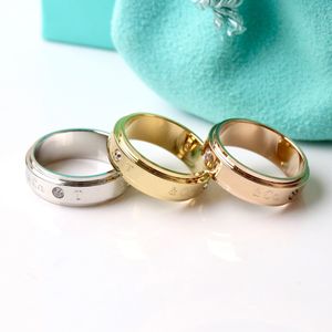 Luxurys Designers Rings Simples Design Sense Sense Gold Silver Rose Gold Ring Ladies Classic Diamond RNG Simple Rings Birthday Gift