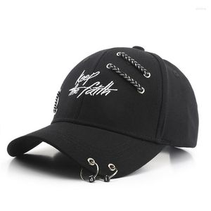 Ball Caps Outdoor Mężczyźni Kobiety punkowy Hip Hop Baseball Cap Korea Stylowy tata łańcuch kapeluszu Pierścień Snapback Hats Sport