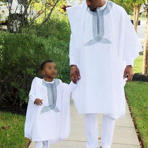 エスニック服HD親子服アフリカンホワイトアグバダスーツメンローブシャツパンツ3 PCSセットキッズボーイダシキ服イスラム教徒ファッションパー