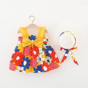 女の子のドレス素敵な夏のドレスサンハット2pcs/セット幼児の赤ちゃんプリンセスラッフルフローラルコットンサンドレスブリーフ服の服