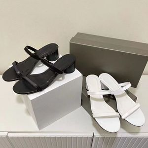 Z luksusem Paris Sandals Sandals Buty Calfskin okrągły 40 mm sandałowy biały czarny temperament Temperament Grube pięty