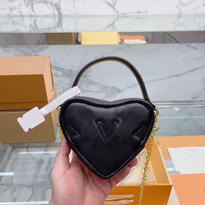 Designer väskor för kvinnor valentin röda blommor handväska mode hjärthandväskor lyxiga guldkedja kvinnor crossbody kärlek väska axel totes heta