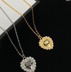 Luksusowy dwupasmowy naszyjnik wisiorek mężczyzn designerka Pearl Love Heart Nasjaczniki łańcuch mosiężne damskie prezent na najwyższą jakość biżuterii