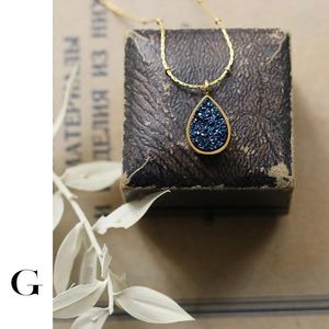 Pendant Necklaces Water Drop Bead Chain For Women Ladies Fantasy Blue Crystal Clavicle Statement Minimalist JewelryPendant