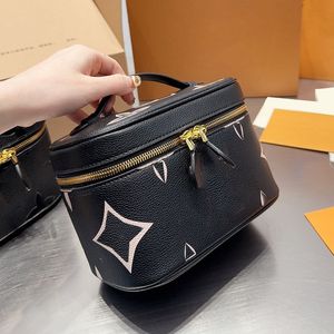 CC Bag kosmetiska väskor fall kvinnor gamla blommor kosmetiska fodral Vanity Box Väskor Topphandtag Totes stor kapacitet utomhus sacoche koppling mynt läpp