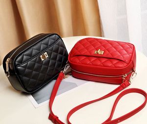 Lady Handbags Pu Leather Tassel أكياس الكتف محفظة Women Women Messenger Crossbody Bag ، R0217