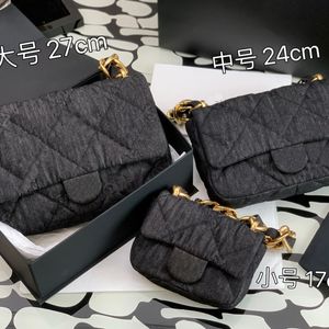 10A najwyższej jakości Woman Crossbody Bag 17 cm Luksusowy projektant Pakiet Subaxillary z pudełkiem C077