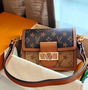 Top Quality Dauphine Handbgs Women Leather Embossing Shoulder Bags Luxury Designer Handbag Purse Womens Messenger Bags