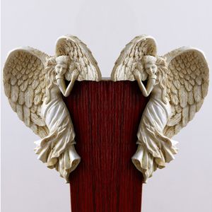 装飾的なオブジェクトの図形の装飾的なオブジェクトドアフレームエンジェルウィングの彫刻ハート型の翼付きシンプルな装飾家のリビングルームのためのレトロ樹脂工芸品230217