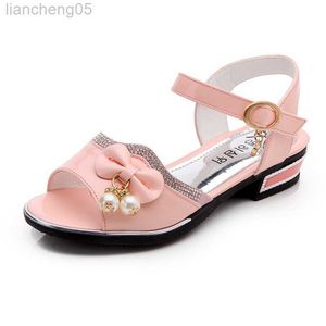 Sandaler Girl's Princess Sandals Children Shoes 2022 Nya modeblommor Pärlor Bow Sandaler Summer Soft Kid Casual Flat Shoe B659 W0217