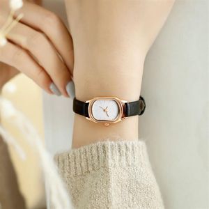 Moda feminina Black Small Watches Vintage Leather Ladies Wrist Watches simples vestido oval Dial