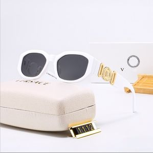 Роскошные дизайнерские поляризованные солнцезащитные очки versage Man Woman Personality Unisex Goggle Beach Солнцезащитные очки Retro Small Frame Luxury Design UV400 With Box Q3uT