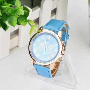 Armbandsur Women Watches Fashion Watch 2023 Geneva Designer Ladies Diamond Quartz Gold för