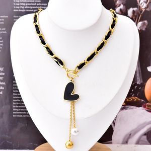 Chains Luxury Necklace Black Heart Shape With Peal Pendant Sweater Chain Decoration Jewelry Accessory Girls Gift Wholesale Anti-fading