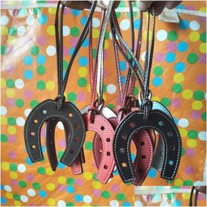 Keychains Lanyards Horsehoe Hoof Horseshoe Pu Leather Keychain Handbag Keyring Charm Women Bag Accessories Pendant J1841 Drop Deli Dhlhf