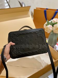 Borsa a tracolla in morbida pelle con monogrammi Caratteristiche funzionali - Perfetta per la vita in città (M21833)