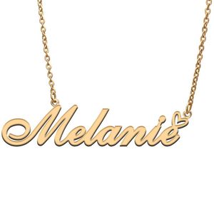 Colares pendentes Melanie Love Heart Nome Colar