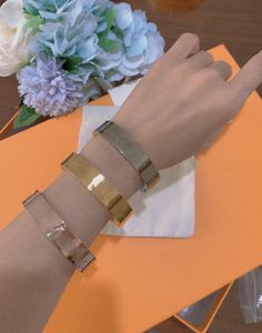 LW Squared Big Bangle Armband Nigo Design Mens Armband For Women Designer Gold Plated 18k Officiella reproduktioner Klassisk stil Utm￤rkt g￥va 024