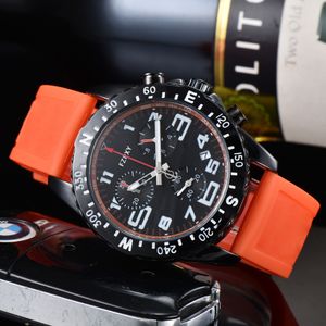 BE100 Top Original Brand Klockor för Herr Square Monaco Style Multifunktion Quartz Watch Automatisk Date Sports Chronograph