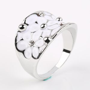 Cluster Rings 2023 Fashion Enamel White Plum Blossom For Women Party Accessories Silver Color Wide Ring Charm Jewelry