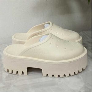 top popular luxury brand designer Women platform perforated sandals slippers made of transparent materials fashionable sexy lovely sunny beach woman 2023