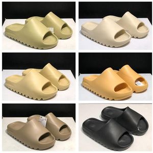 2021 Slides Tofflor Foam Runner Desert Sand Triple Black Bone White Resin Slide Sandal Herrtofflor med Box2656