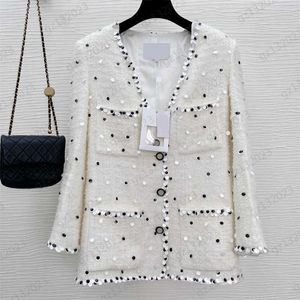 Jaqueta checada lantejoulas de lantejoulas de bolso bordado Jaquetas de decote em vildeda de manga longa de manga comprida Tops de tecido importado Tweed Women Jackets