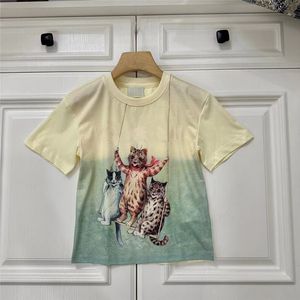 Детская дизайнерская одежда Новейшие футболки для маленьких мальчиков и девочек Классические топы с короткими рукавами с надписью Letter Pringting Детские летние хлопковые футболки с рисунком милых кошек