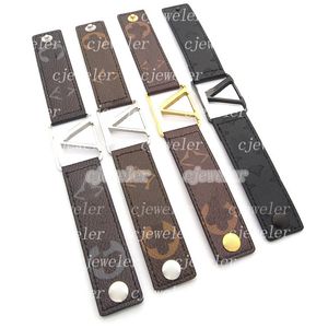 Bracelets de charme Designer Four Folhas Folhas de Couro Flor Wholesale V largura Face Leather Brangencherem cinza preto para homens Bijoux Cjewelers